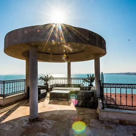 Seaview Vip Apart * نيسيبار