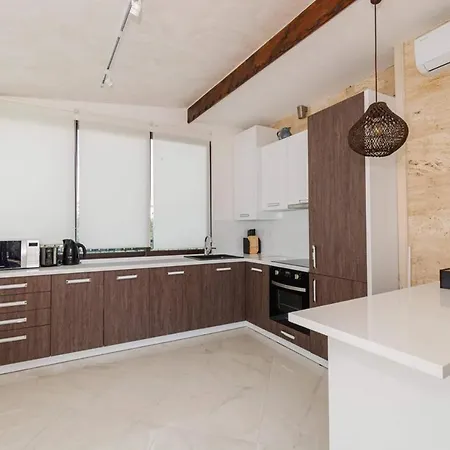 Seaview Vip Apart شقة *