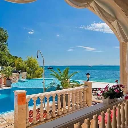 Seaview Vip Apart * نيسيبار